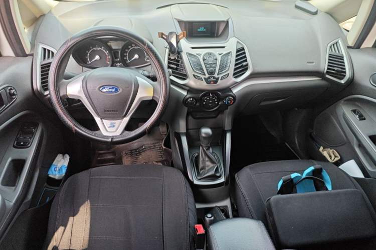 Used Ford EcoSport 2017 1.5L Manual Comfort Model Center Console