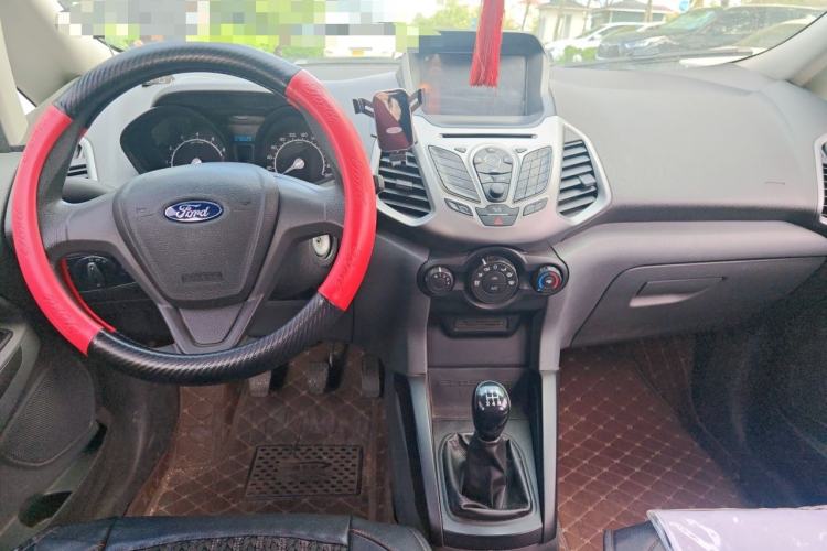 Used Ford EcoSport 2017 1.5L Manual Comfort Model Center Console