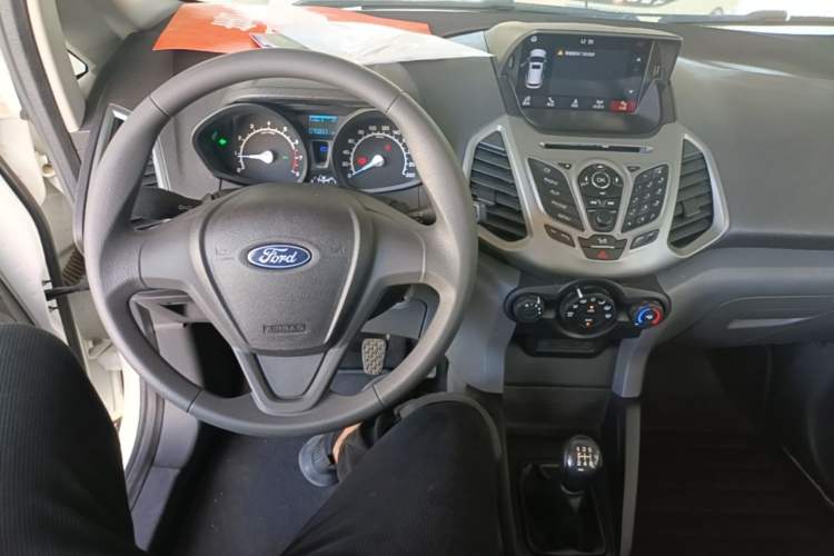Used Ford EcoSport 2017 1.5L Manual Comfort Model Center Console