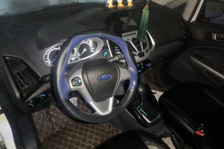 Used Ford EcoSport 2017 1.5L Automatic Prestige Model Center Console