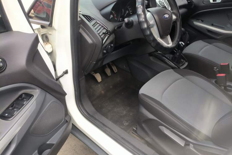 Used Ford EcoSport 2017 1.5L Manual Fashion Model Driver Seat