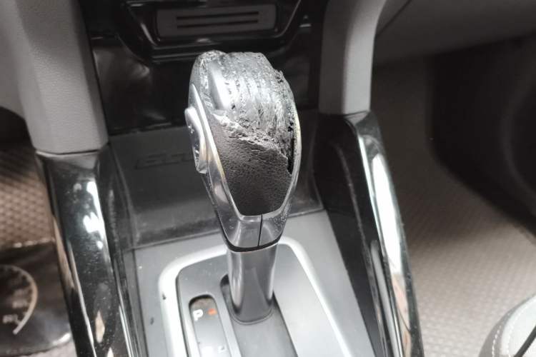 Used Ford EcoSport 2017 1.5L Automatic Trend Model Gear Lever