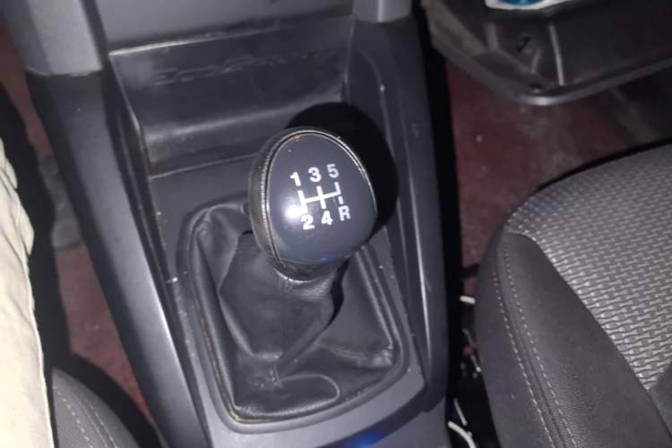 Used Ford EcoSport 2017 1.5L Manual Comfort Model Gear Lever