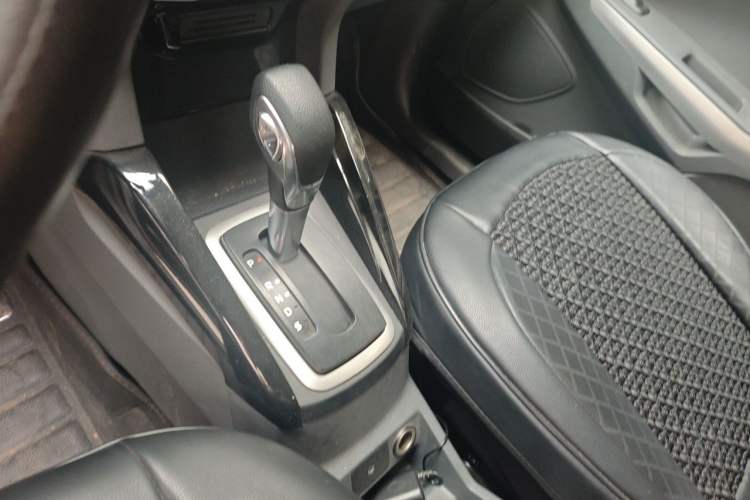 Used Ford EcoSport 2017 1.5L Automatic Trend Model Gear Lever