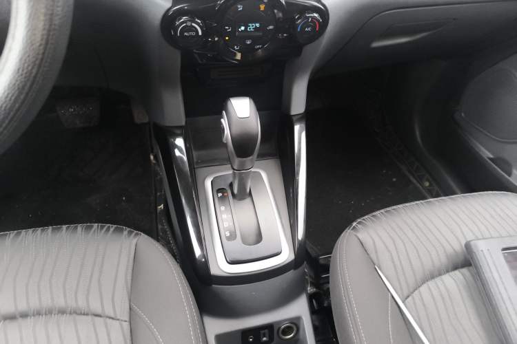 Used Ford EcoSport 2017 1.5L Automatic Prestige Model Gear Lever