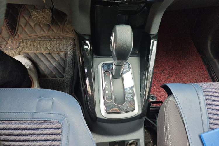 Used Ford EcoSport 2017 1.5L Automatic Trend Model Gear Lever