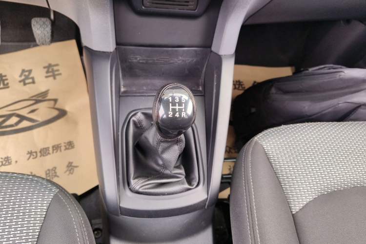 Used Ford EcoSport 2017 1.5L Manual Comfort Model Gear Lever