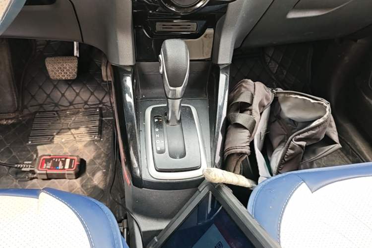 Used Ford EcoSport 2017 1.5L Automatic Trend Model Gear Lever