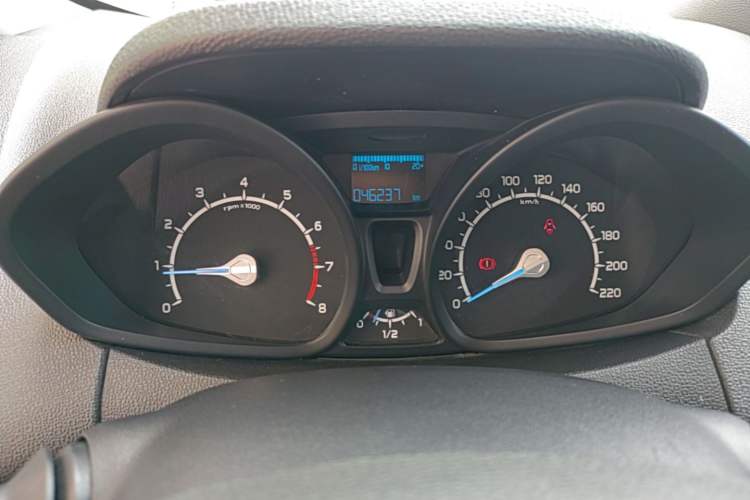 Used Ford EcoSport 2017 1.5L Manual Comfort Model Instrument Cluster