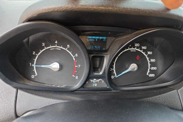 Used Ford EcoSport 2017 1.5L Manual Comfort Model Instrument Cluster