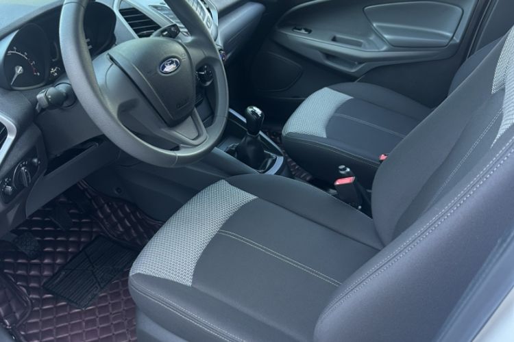 Used Ford EcoSport 2017 1.5L Manual Comfort Model Interior 2