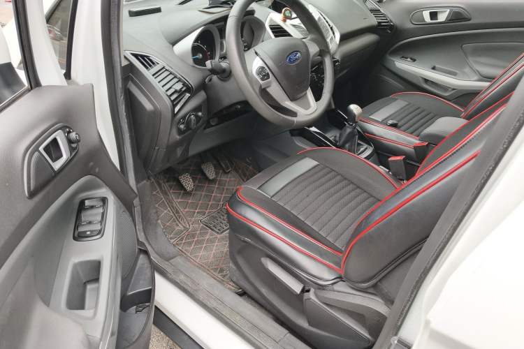 Used Ford EcoSport 2017 1.5L Manual Luxury Model Interior 3