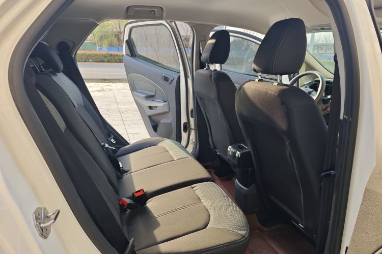 Used Ford EcoSport 2017 1.5L Manual Comfort Model Interior 6