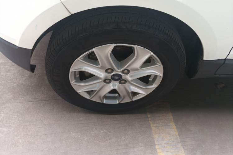 Used Ford EcoSport 2017 1.5L Automatic Trend Model Left Front Wheel Hub