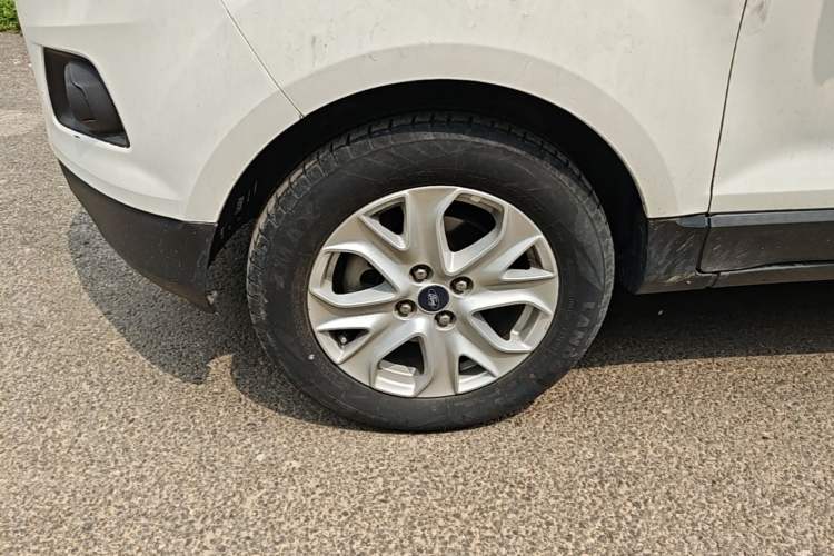 Used Ford EcoSport 2017 1.5L Automatic Trend Model Left Front Wheel Hub