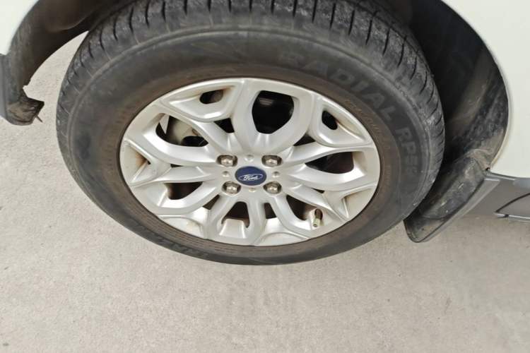 Used Ford EcoSport 2017 1.5L Automatic Prestige Model Left Front Wheel Hub