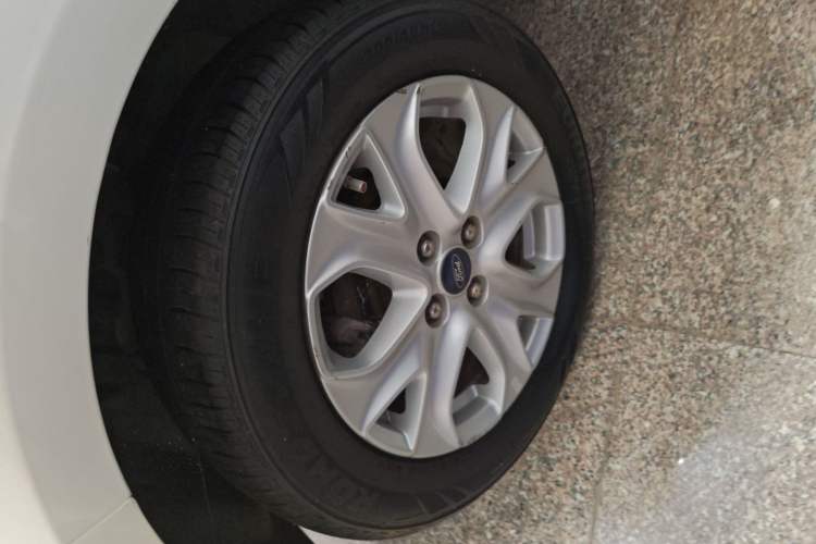 Used Ford EcoSport 2017 1.5L Automatic Trend Model Left Front Wheel Hub