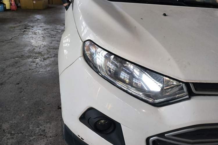 Used Ford EcoSport 2017 1.5L Manual Fashion Model Right Front Headlight