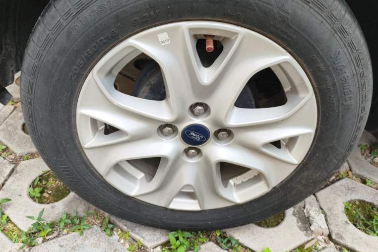 Used Ford EcoSport 2017 1.5L Automatic Trend Model Right Front Wheel Hub