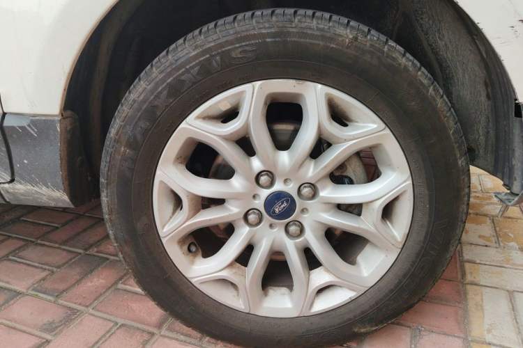 Used Ford EcoSport 2017 1.5L Automatic Prestige Model Right Front Wheel Hub