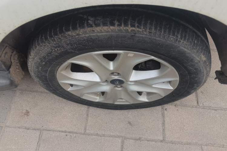 Used Ford EcoSport 2017 1.5L Automatic Trend Model Right Front Wheel Hub