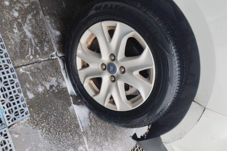 Used Ford EcoSport 2017 1.5L Automatic Trend Model Right Front Wheel Hub