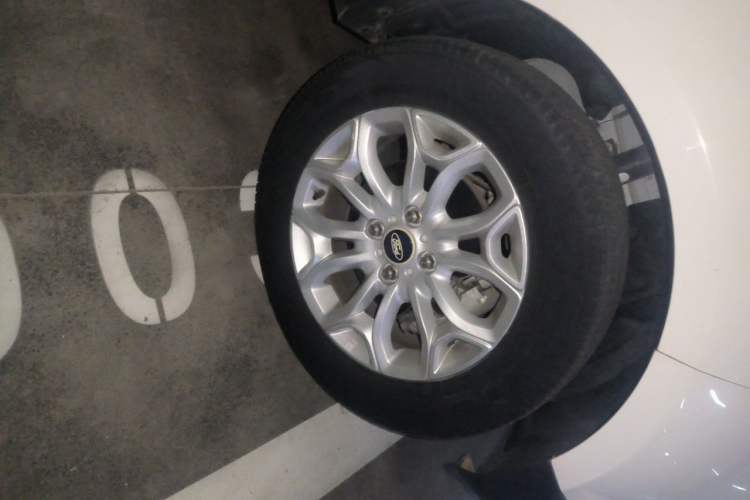 Used Ford EcoSport 2017 1.5L Automatic Prestige Model Right Front Wheel Hub