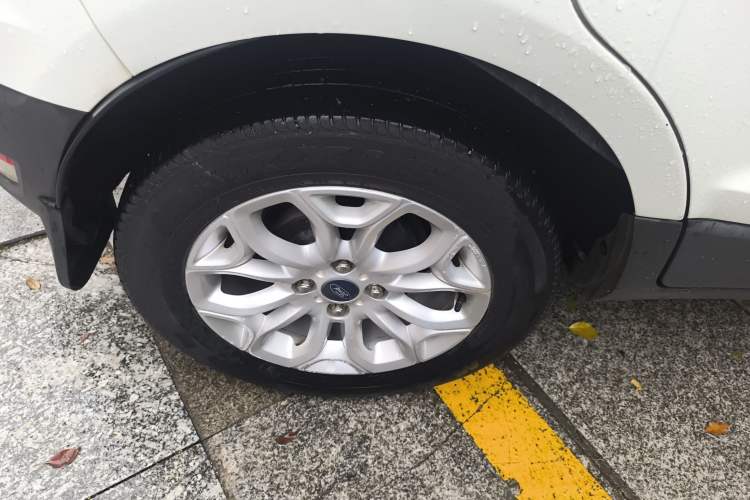 Used Ford EcoSport 2017 1.5L Automatic Prestige Model Right Rear Wheel Hub