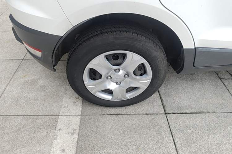 Used Ford EcoSport 2017 1.5L Manual Comfort Model Right Rear Wheel Hub