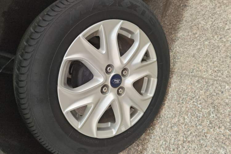 Used Ford EcoSport 2017 1.5L Automatic Trend Model Right Rear Wheel Hub