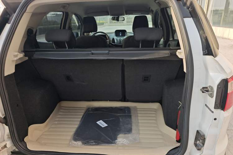 Used Ford EcoSport 2017 1.5L Manual Comfort Model Trunk
