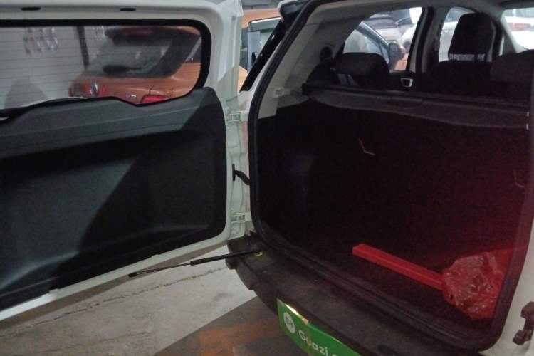 Used Ford EcoSport 2017 1.5L Automatic Prestige Model Trunk