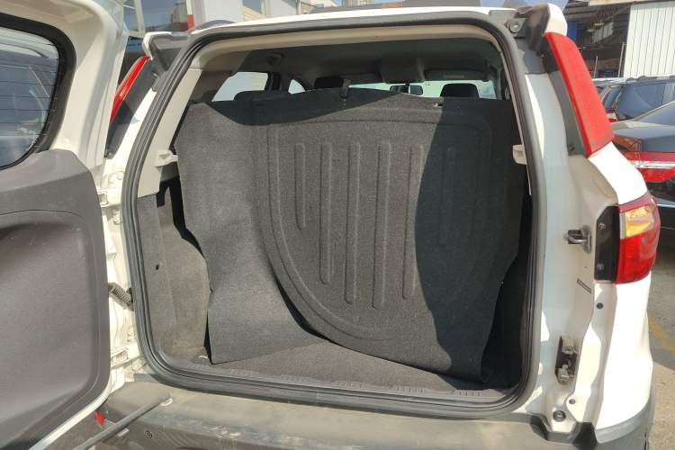 Used Ford EcoSport 2017 1.5L Automatic Trend Model Trunk