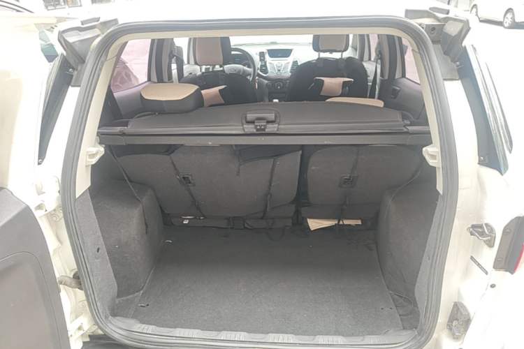 Used Ford EcoSport 2017 1.5L Manual Comfort Model Trunk