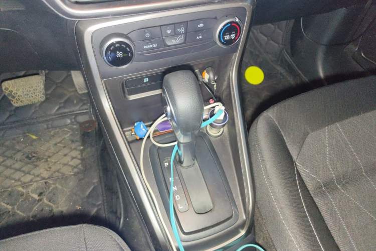 Used Ford EcoSport 2018 Revised 1.5L Automatic Platinum Wing Edition Gear Lever