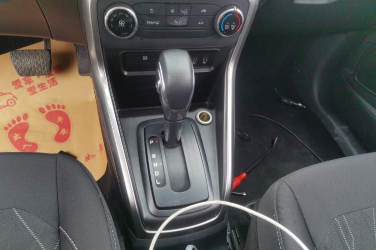 Used Ford EcoSport 2018 1.5L Automatic Platinum Wing Model Gear Lever