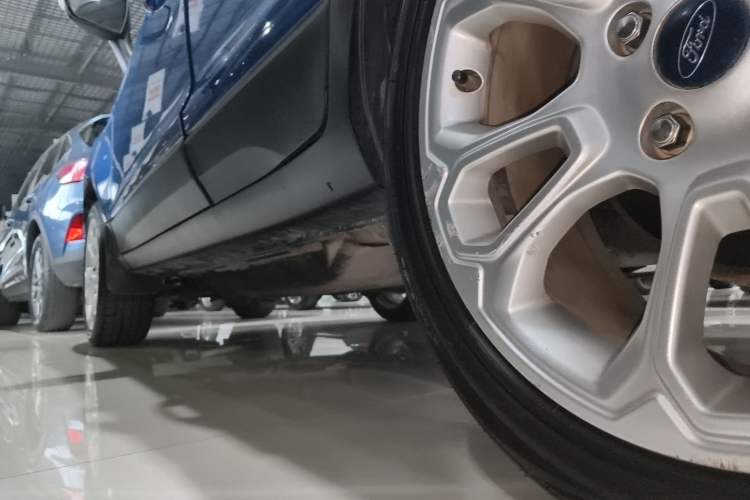 Used Ford EcoSport 2018 1.5L Automatic Platinum Wing Model Left Side Sill