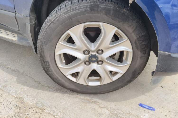 Used Ford EcoSport 2018 1.5L Automatic Elite Edition Right Front Wheel Hub