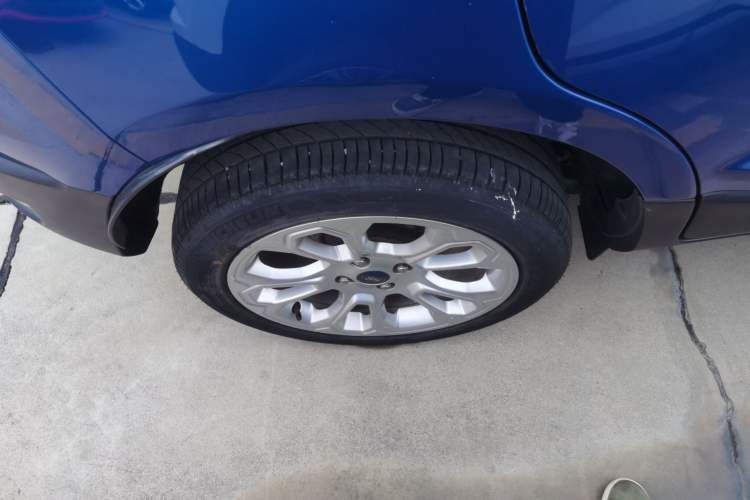Used Ford EcoSport 2018 1.5L Automatic Platinum Wing Model Right Rear Wheel Hub