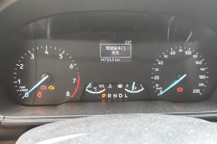 Used Ford EcoSport 2018 1.5L Automatic Platinum Wing Model Odometer Close Up