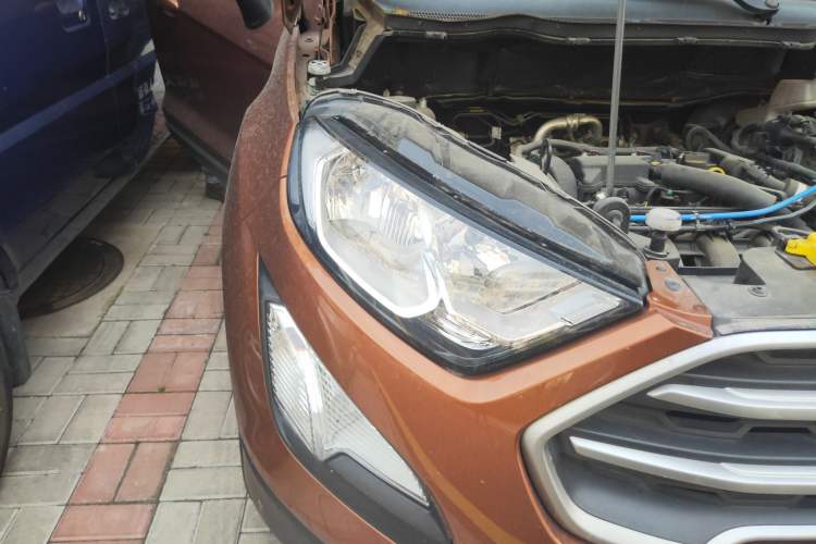 Used Ford EcoSport 2018 1.5L Automatic Platinum Wing Model Right Front Headlight