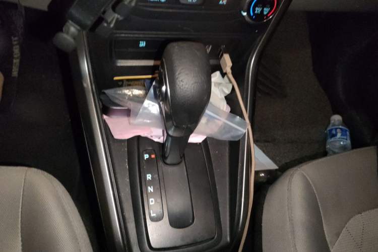 Used Ford EcoSport 2018 1.5L Automatic Platinum Wing Model Gear Lever
