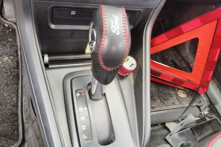 Used Ford EcoSport 2018 1.5L Automatic Elite Edition Gear Lever