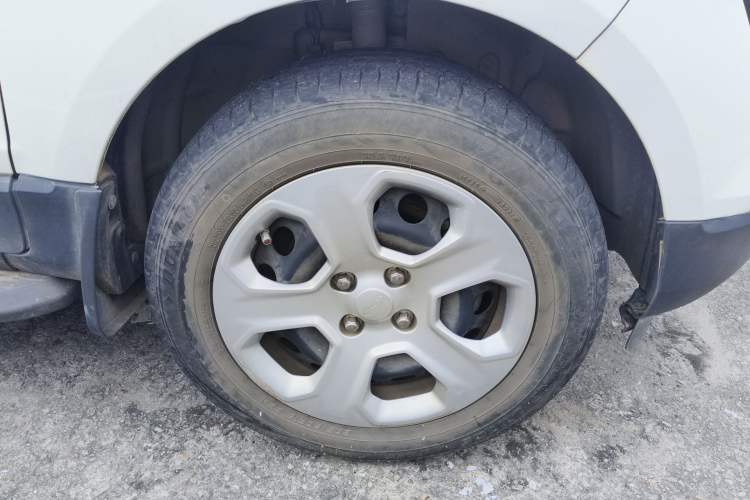 Used Ford EcoSport 2018 1.5L Automatic Elite Edition Right Front Wheel Hub