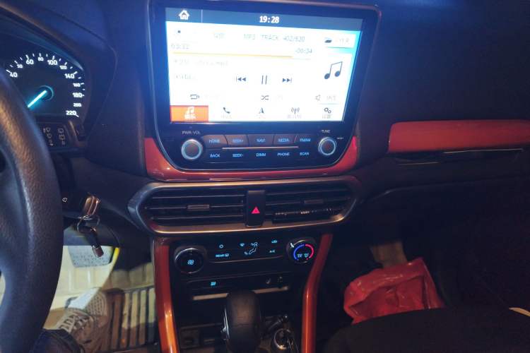 Used Ford EcoSport 2018 1.5L Automatic Platinum Wing Model Audio And AC Panel