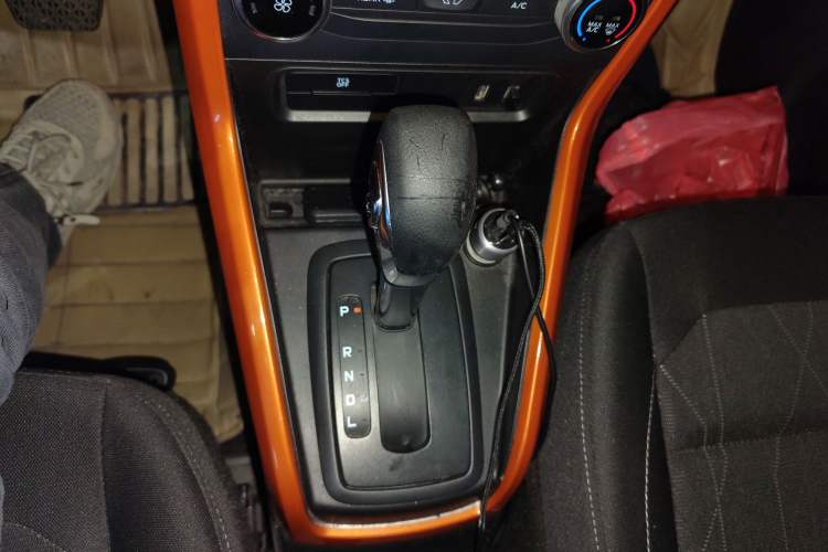 Used Ford EcoSport 2018 1.5L Automatic Platinum Wing Model Gear Lever