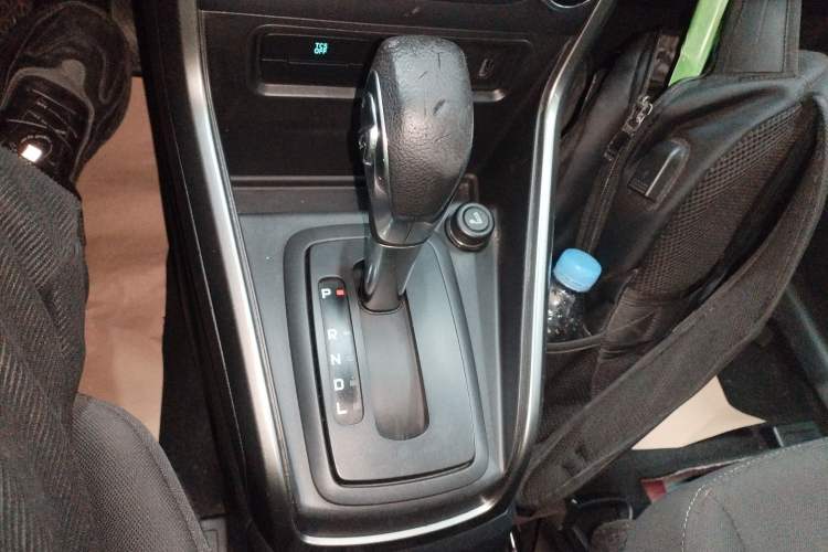 Used Ford EcoSport 2018 1.5L Automatic Platinum Wing Model Gear Lever