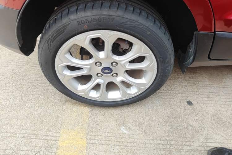 Used Ford EcoSport 2018 1.5L Automatic Zunyi Trim Right Rear Wheel Hub
