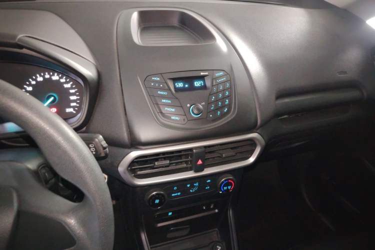 Used Ford EcoSport 2018 1.5L Manual Jingyi Model Audio And AC Panel