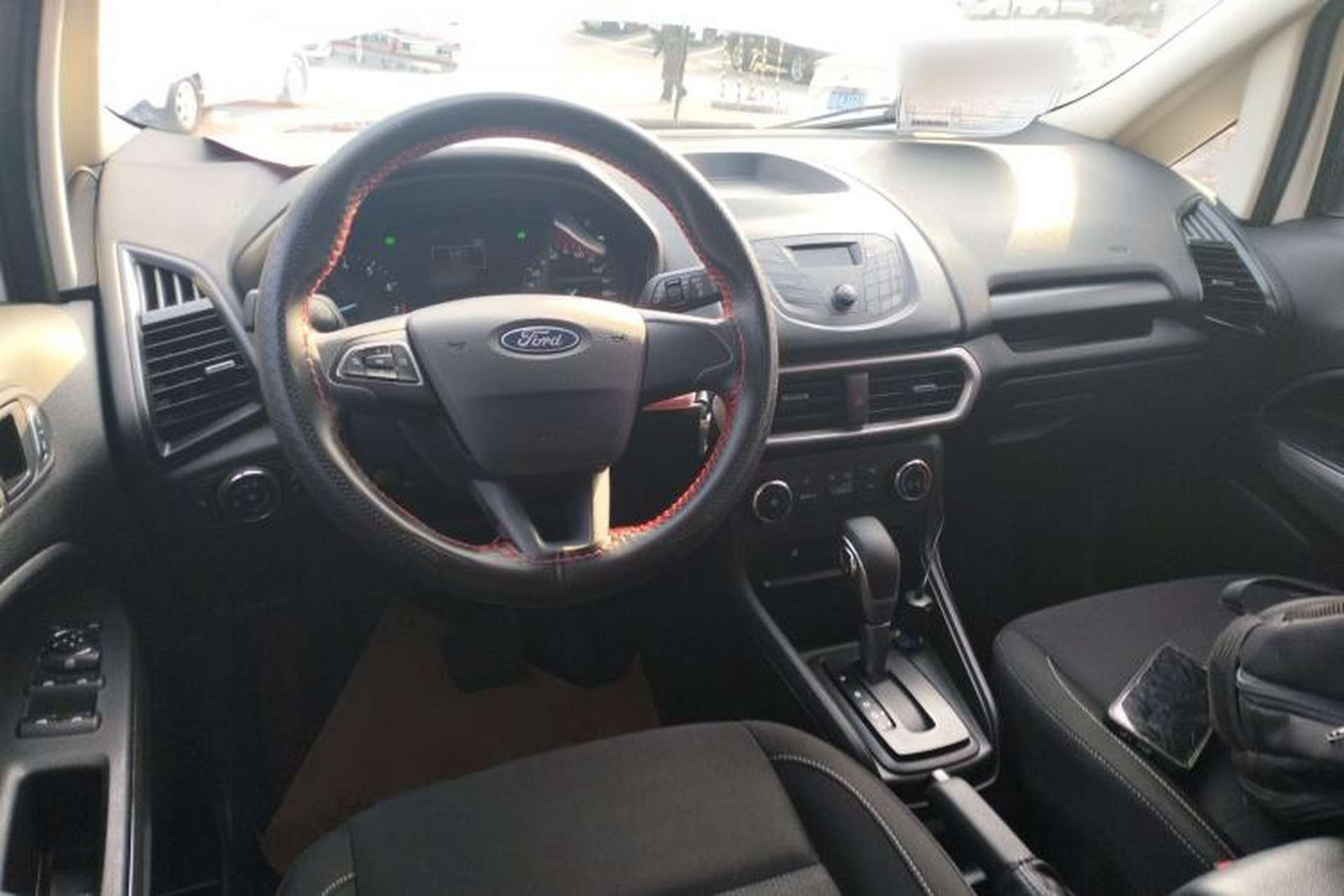 Used Ford EcoSport 2018 1.5L Automatic Elite Edition Center Console